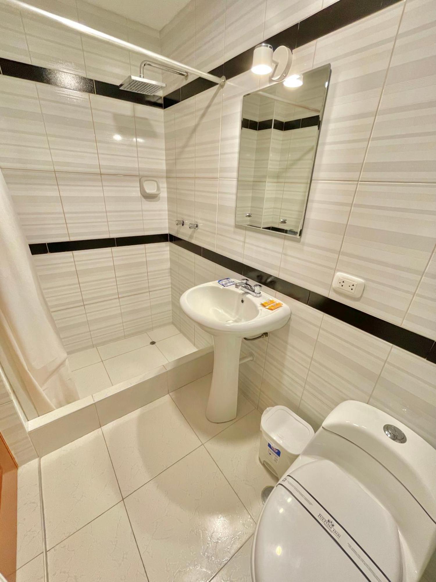 Jultom Inn Hotel & Suites Τρουχίλο Εξωτερικό φωτογραφία